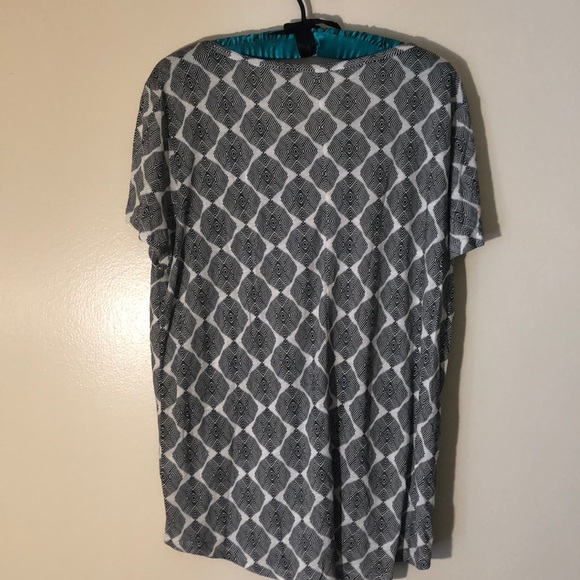 Cute pattern top - Picture 2 of 3